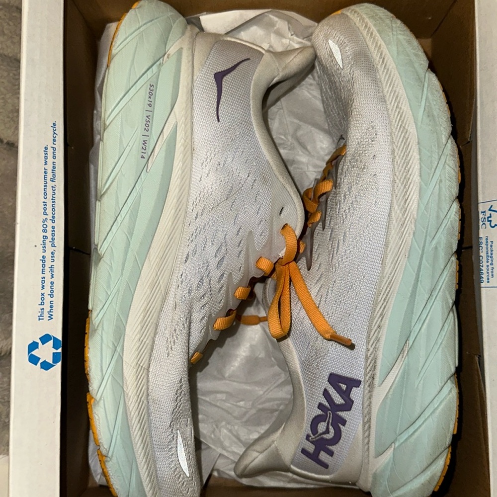 Hoka Clifton 8